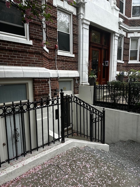 Building Photo - 54 Queensberry St