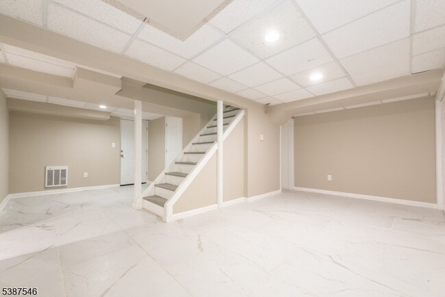Building Photo - 2407 Dorchester Rd