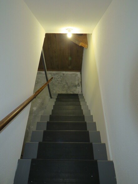 Building Photo - 469 Corey St