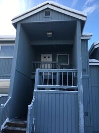 Building Photo - 2 Bedroom, 1 Bath Condo in South Anchorage