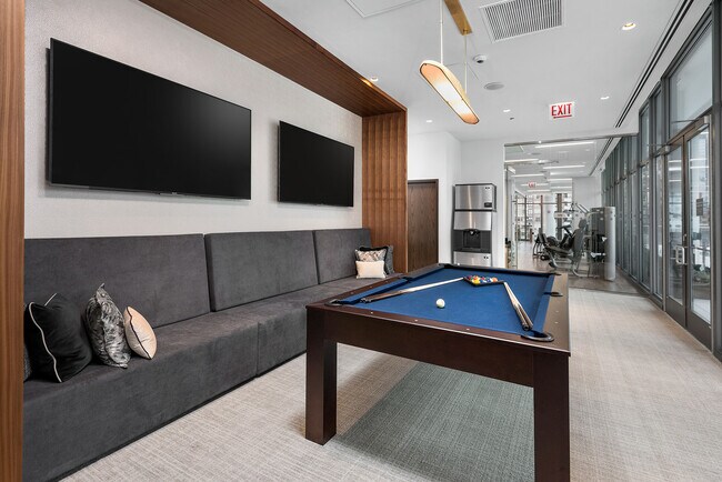 Building Photo - 858 N Orleans St