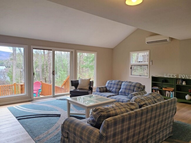 Building Photo - Live On The Water! 3 Bedroom House For Rent