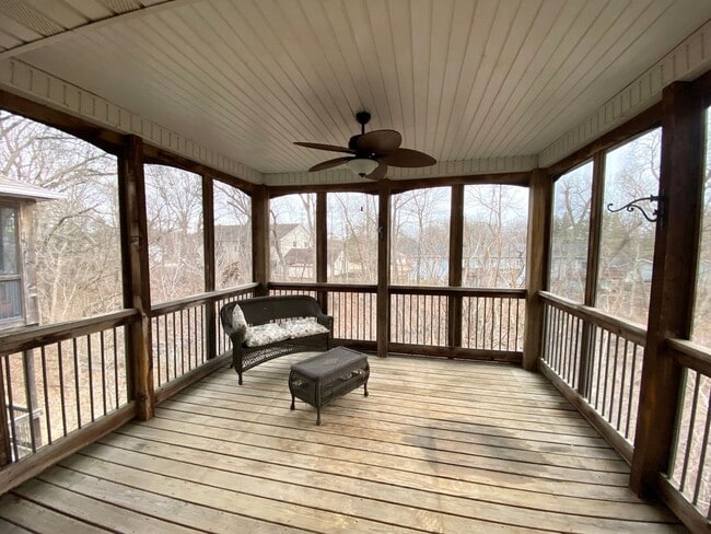 Building Photo - Beautiful 2 Bed, 2 Bath Luxury Condo - Free Month w/13 mo Lease!