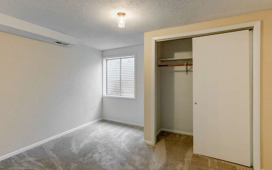 Building Photo - Prime Location Near Fort Carson – Townhome...