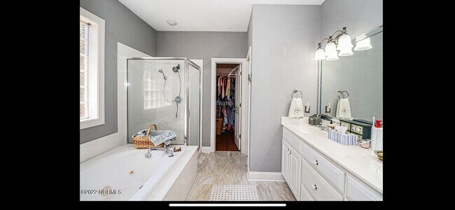 Building Photo - 4 Bedroom Single Family Home in Nashville