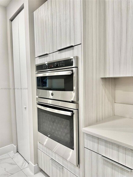 Building Photo - 10420 NW 67th St