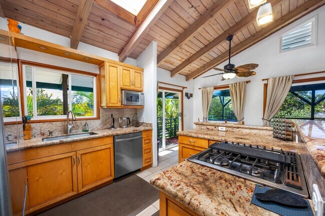 Building Photo - 59-018 Holawa St