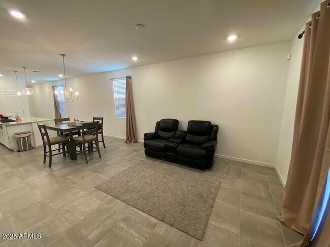 Building Photo - 3022 Hayden Rose Ave
