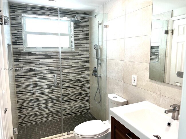 Building Photo - 7720 SW 147th Terrace