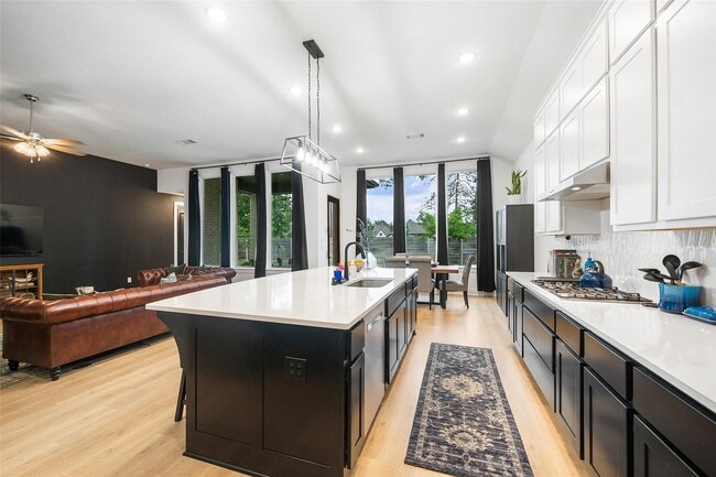 Building Photo - 15040 Berry Brk Dr