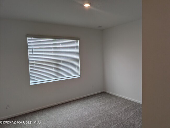 Building Photo - 938 Soleway Ave NW