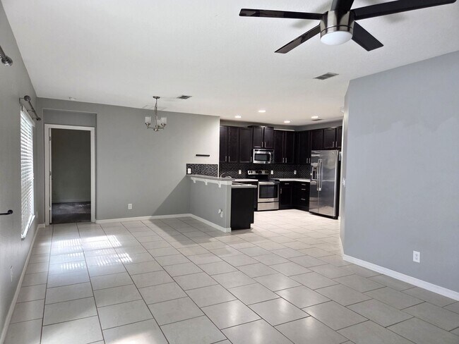 Building Photo - Move in Ready 3/2 in Lago Katrina