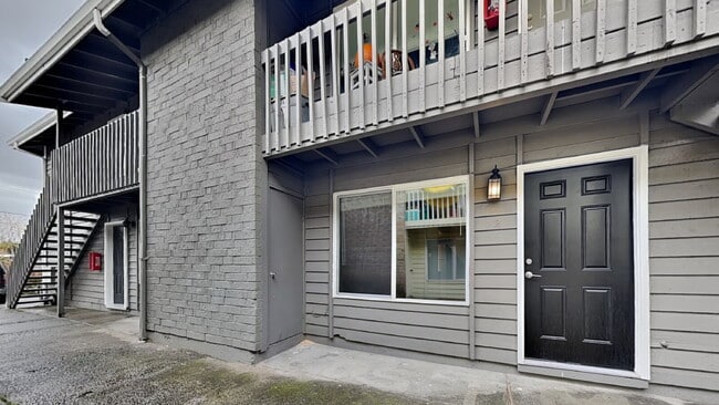 Building Photo - 1105 S Woodlawn St