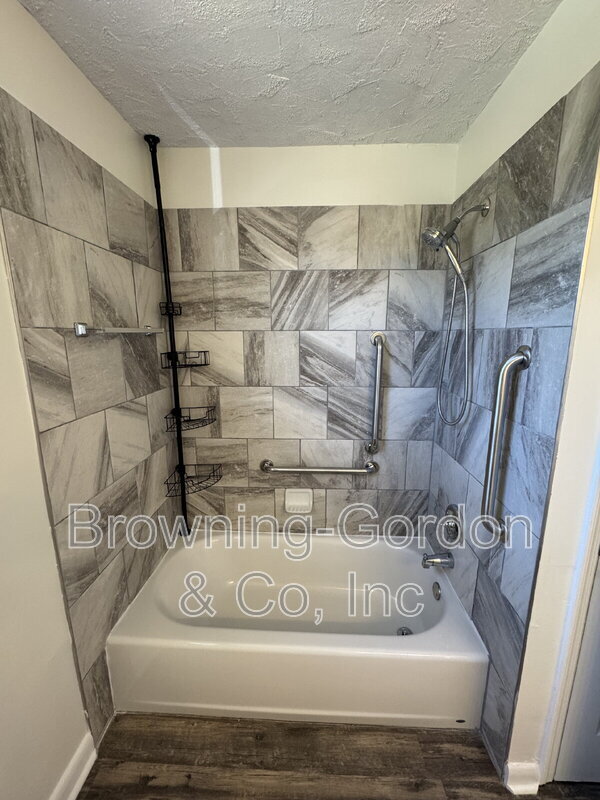 Building Photo - 544 Phipps Dr