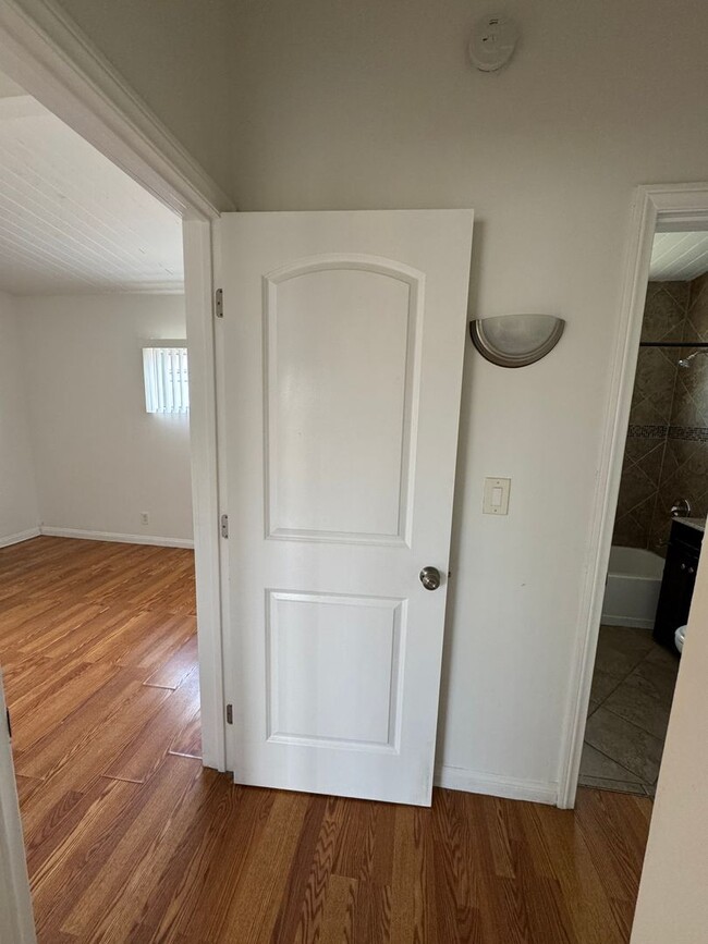 Building Photo - Comfortable 1-Bedroom in Gardena with Park...