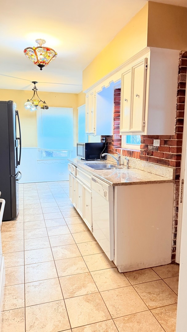 Building Photo - 7513 Kenton Ave