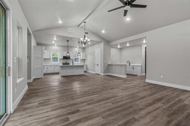 Building Photo - 22010 Redbird Dr