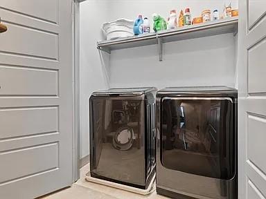 Building Photo - 1390 Arch Pl