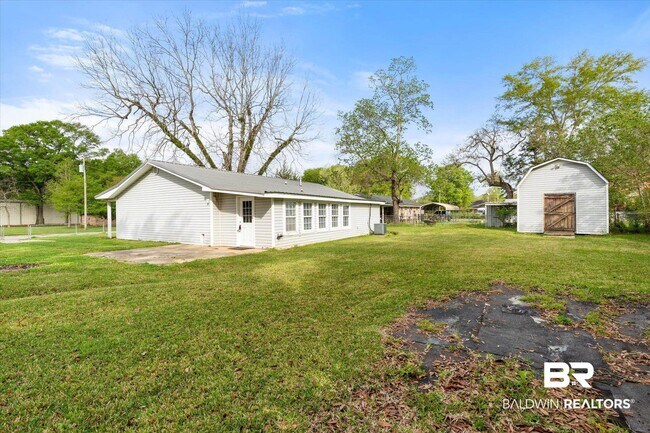 Building Photo - 6 Morgan Cir