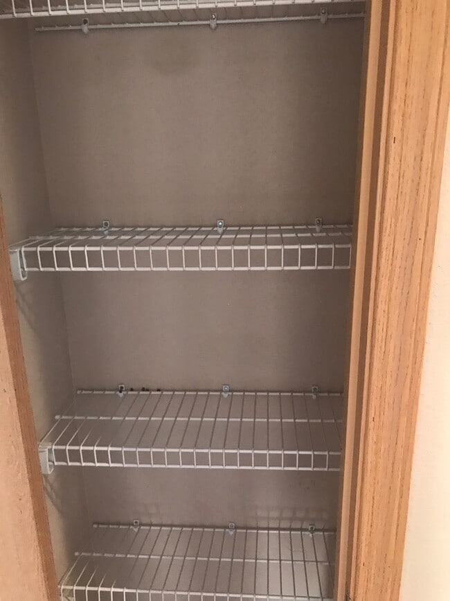 Building Photo - Super clean 2 bedroom 2 Bath Duplex in Clever MO