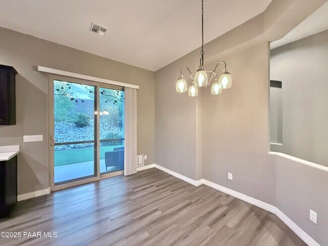 Building Photo - 5768 N Thornberry Dr