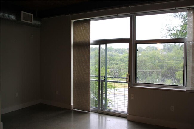 Building Photo - 2205 N Lamar Blvd