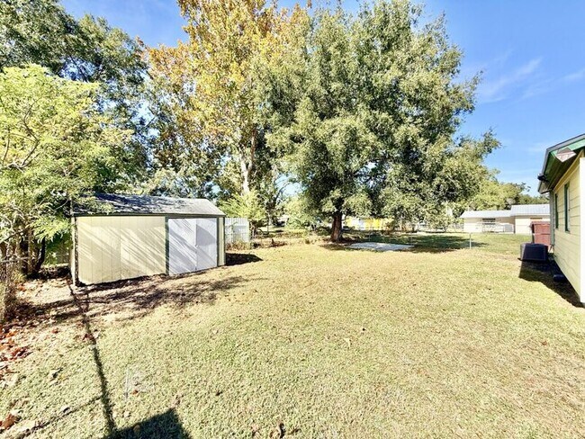 Building Photo - 5506 Staley Dr