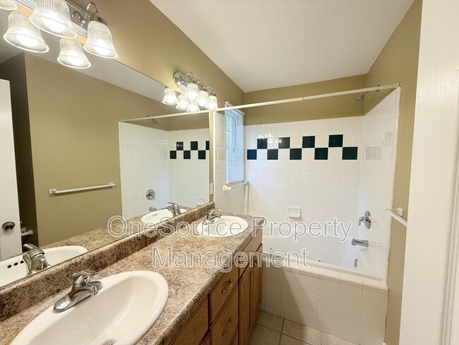 Building Photo - 111 N Charles Willis Dr