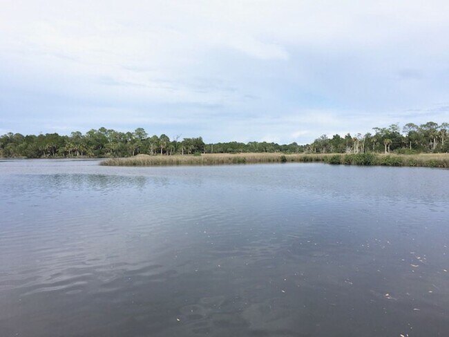 Building Photo - 11449 W Bayshore Dr