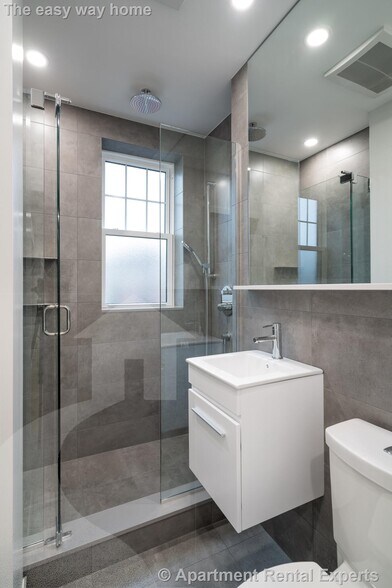 Building Photo - 17 Forest St