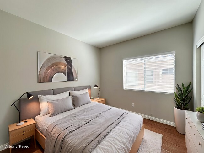 Building Photo - Buffalo Twain