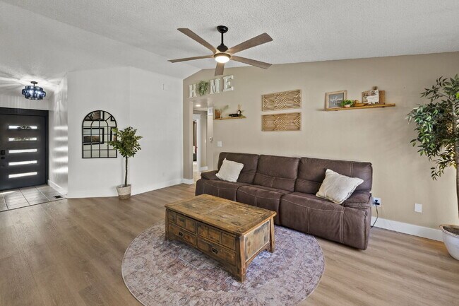 Building Photo - Modern Comfort Meets Charm – Beautifully U...