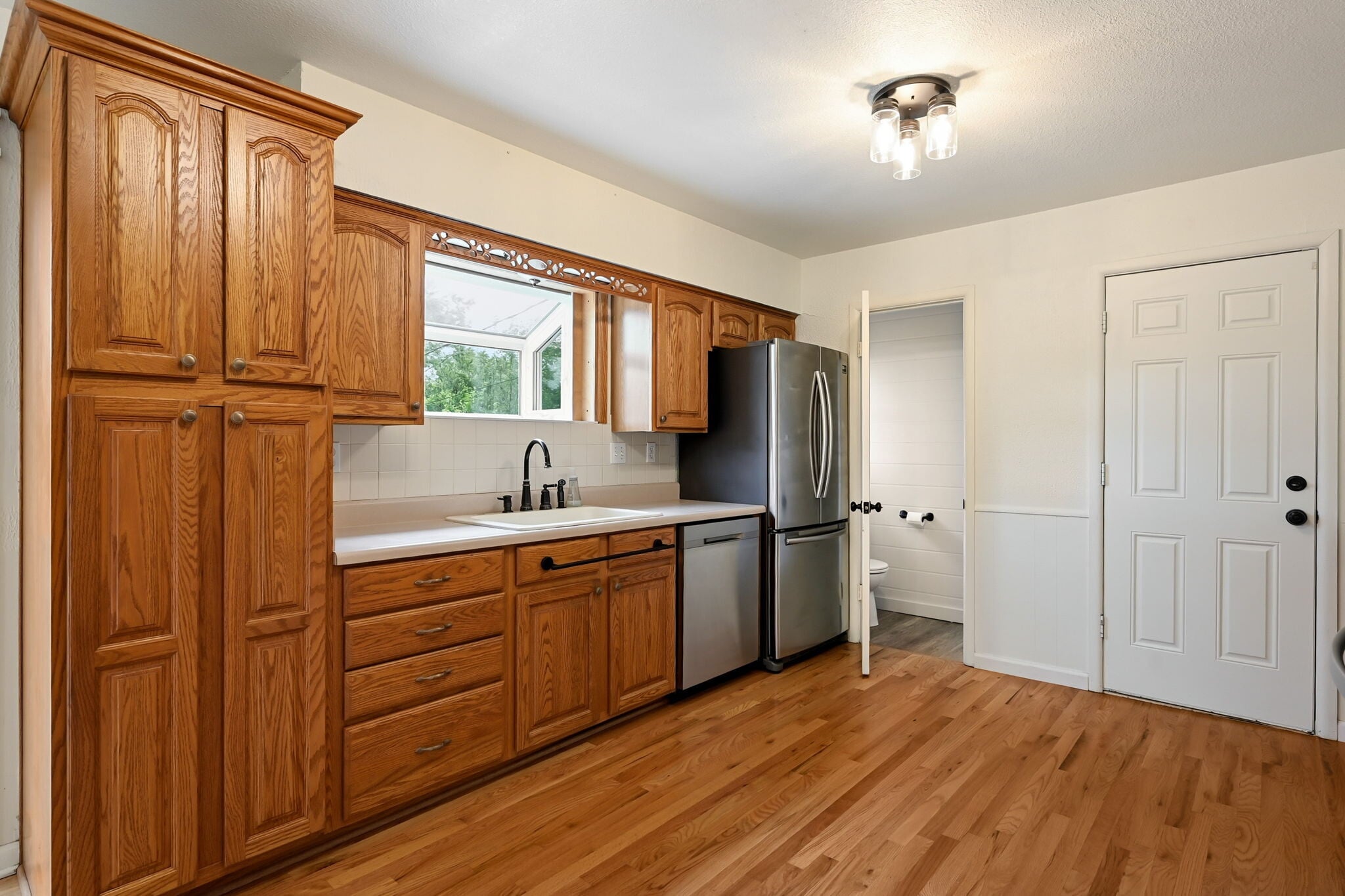 Building Photo - 303 S.W. Pinnell Dr