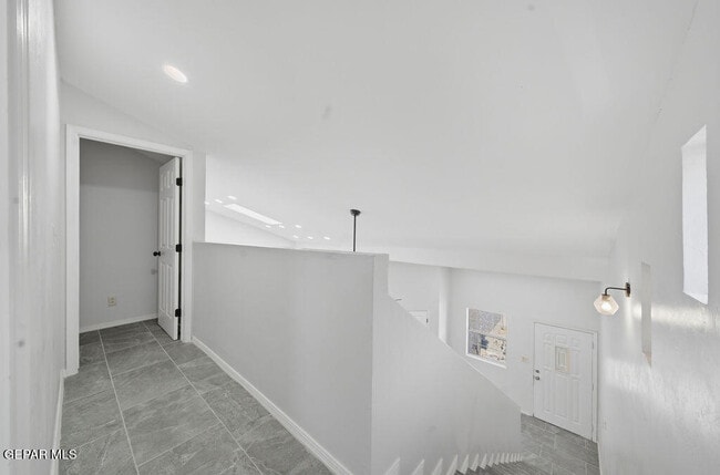 Building Photo - 821 Los Lagos Way