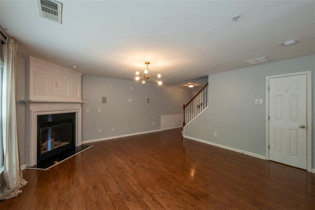 Building Photo - 331 Balaban Cir