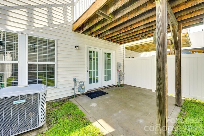 Building Photo - 12326 Verdant Ct