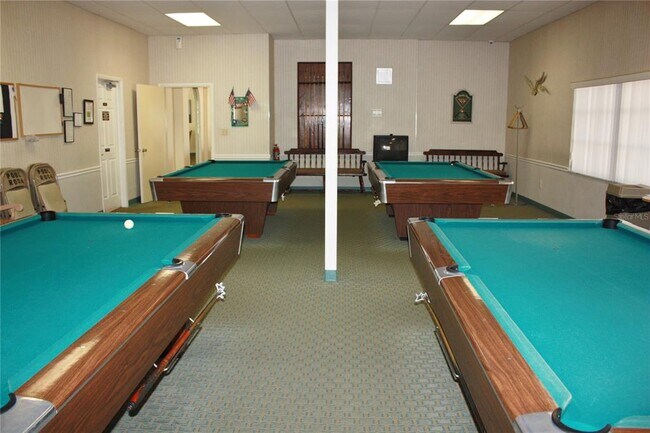 Building Photo - 4575 Cove Cir