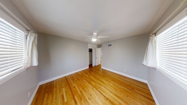 Building Photo - Newly Remodeled with Amazing Views!
