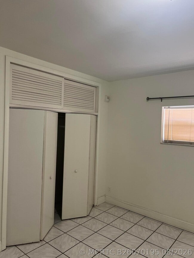Building Photo - 2600 S Ocean Dr