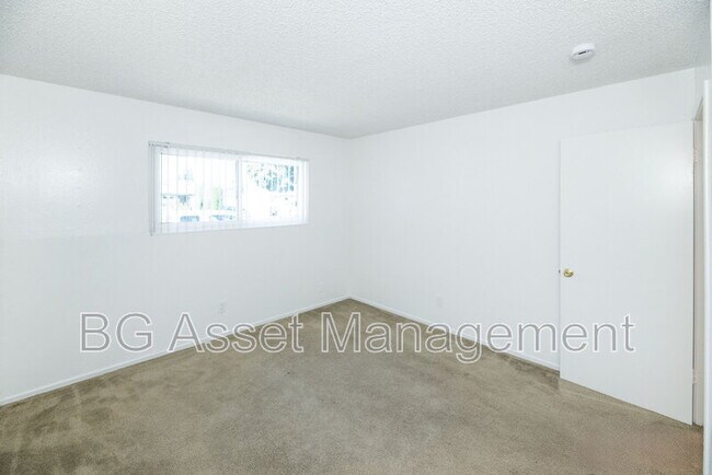 Building Photo - 1746 Kidder Ave