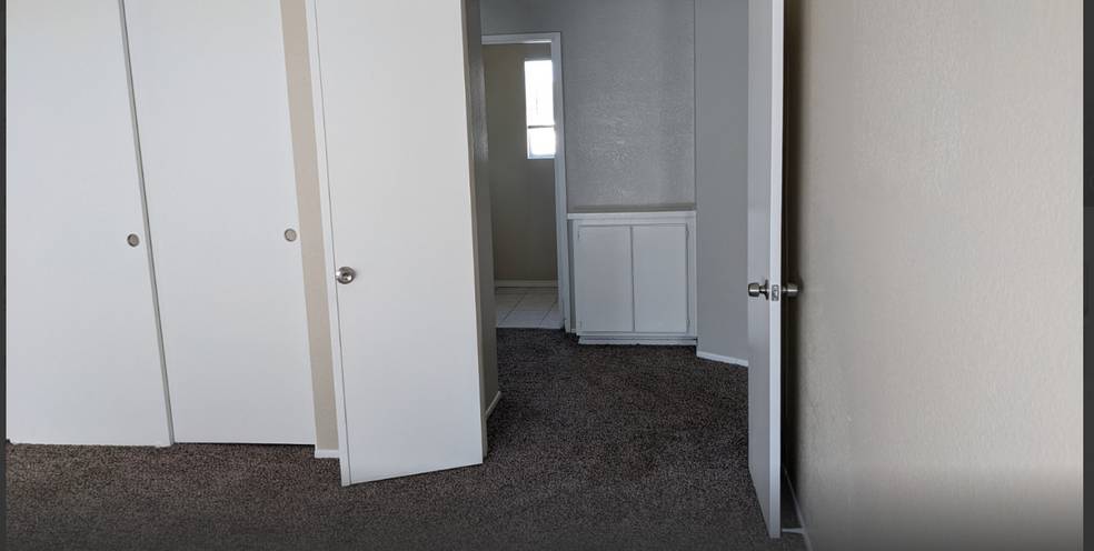 Building Photo - 26935 Lightfoot Dr