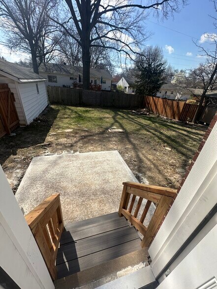 Outdoor space with privacy fence - 11376 Manchester Rd