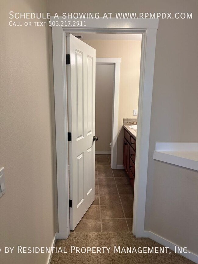 Building Photo - 15355 SW Greenfield Dr