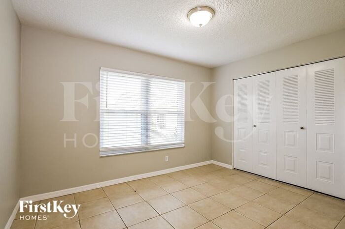 Building Photo - 10803 Waterford Ct