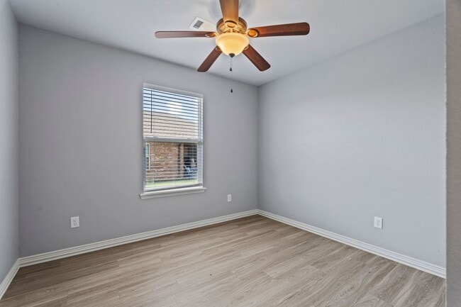 Building Photo - 1118 Springhill Rd