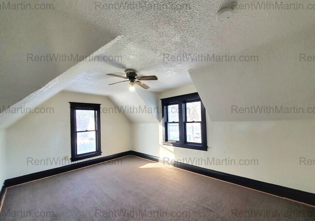 Building Photo - 1020 Columbia St