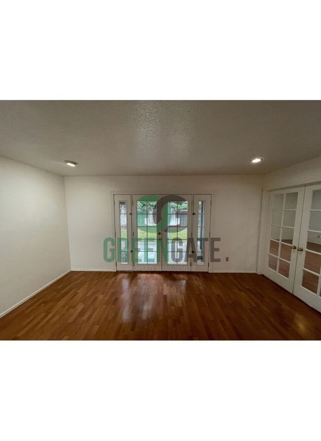 Building Photo - Spacious 4Bedroom 2Bath AVAILABLE NOW in Modesto!!