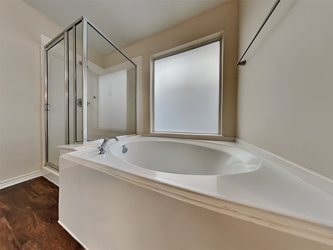 Building Photo - 2219 Shady Pine Dr