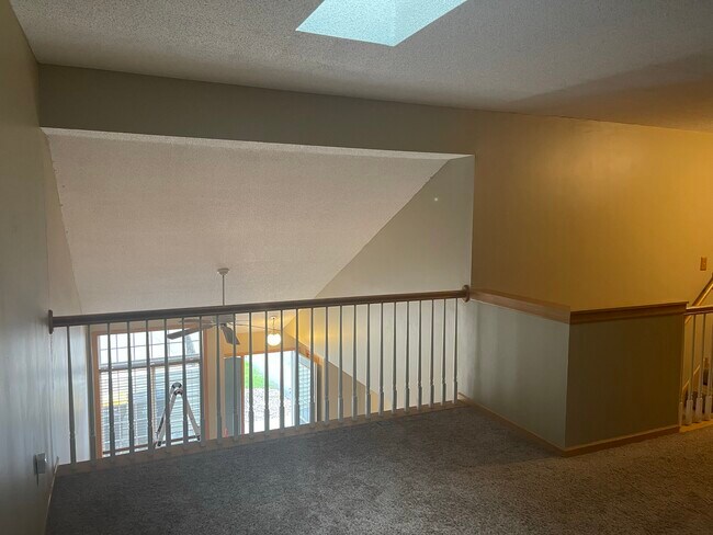 Building Photo - 1708 Pebble Ter
