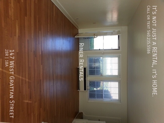 Building Photo - 147 W Grattan St